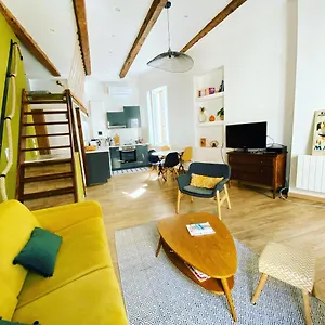 Appartement Vaste Et Loft Climatise Au Coeur De, Marseilles