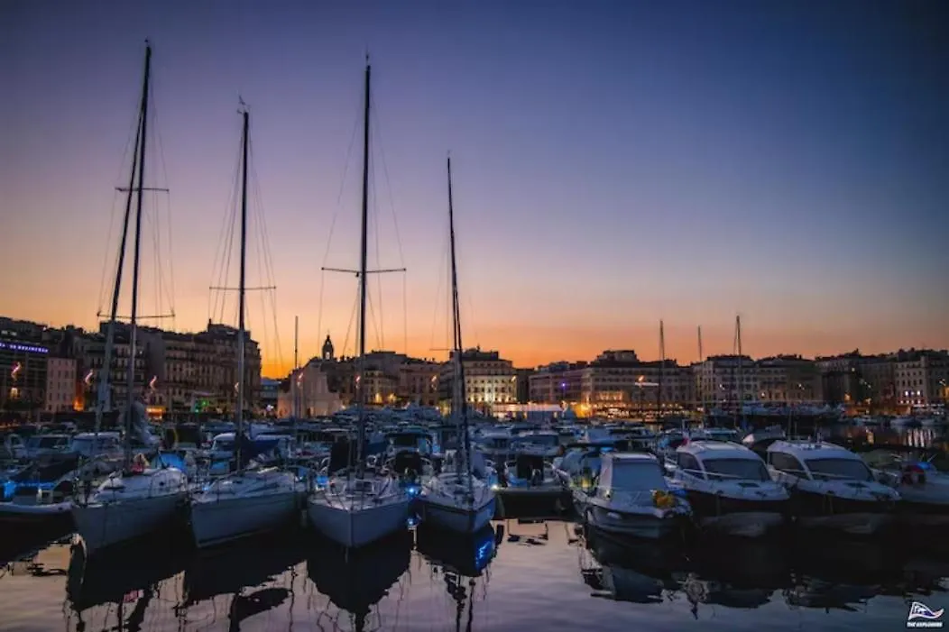 Escapade Marseillaise Pres Des Terrasses Du Port Apartment Marseille